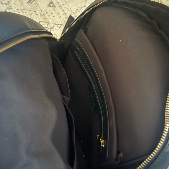 Bebe - Picture 3 of 5